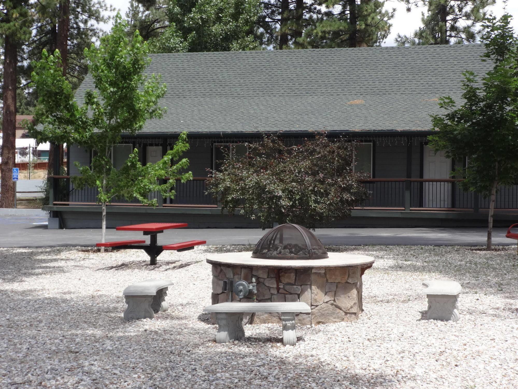 Bay Meadows Resort Big Bear Lake Exterior photo